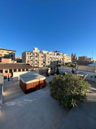 Foto 1 de Ático en venta en La Llotja - Sant Jaume de 2 habitaciones con terraza y aire acondicionado