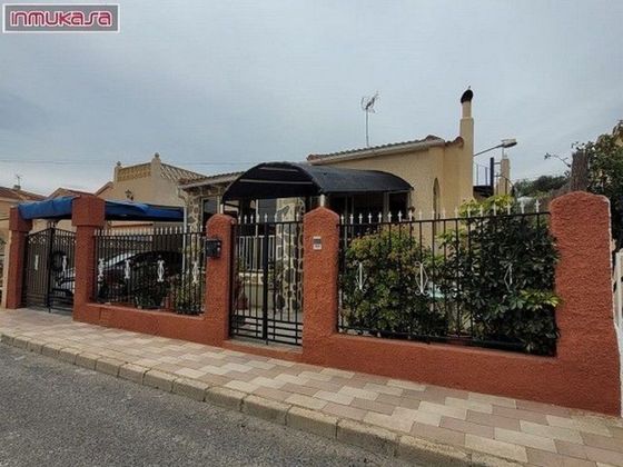 Foto 1 de Chalet en venta en San Fulgencio de 3 habitaciones con terraza y piscina