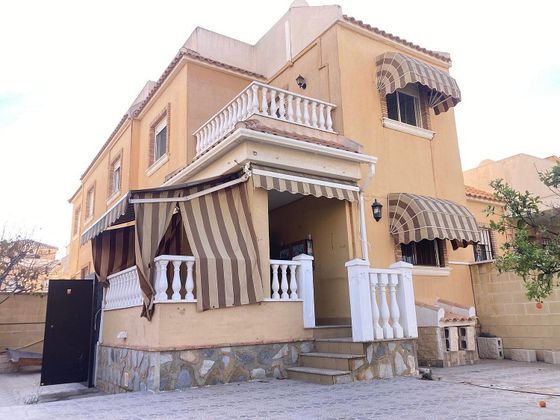 Foto 1 de Venta de casa adosada en Formentera del Segura de 3 habitaciones con terraza y piscina