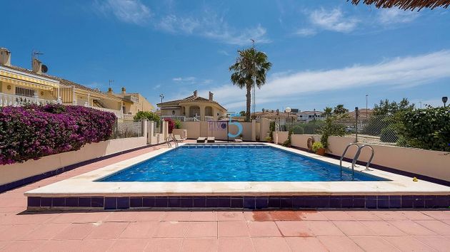 Foto 2 de Casa en venda a Benijófar de 3 habitacions amb piscina i jardí