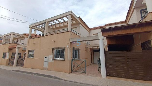 Foto 1 de Casa en venda a Benejúzar de 4 habitacions amb terrassa i garatge