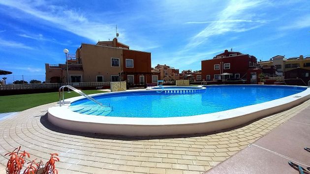 Foto 2 de Piso en venta en Montesinos (Los) de 2 habitaciones con terraza y piscina