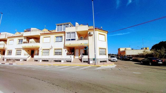 Foto 1 de Pis en venda a Daya Nueva de 2 habitacions amb terrassa i piscina