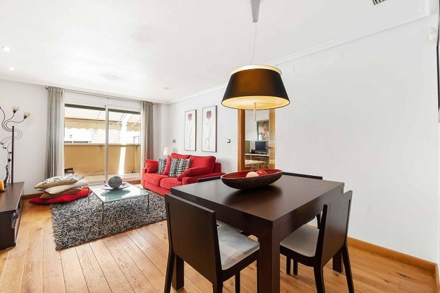 Foto 2 de Àtic en venda a calle Clavel de 3 habitacions amb terrassa i garatge