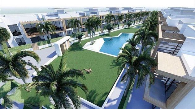 Foto 1 de Xalet en venda a calle Ebro de 2 habitacions amb terrassa i piscina