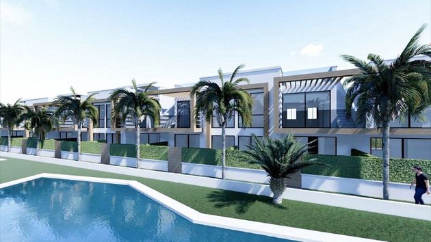 Foto 2 de Xalet en venda a calle Ebro de 2 habitacions amb terrassa i piscina