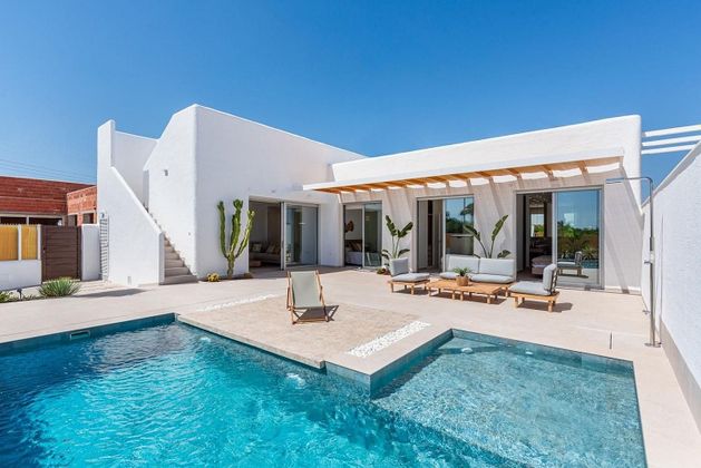 Foto 1 de Chalet en venta en calle Formentera de 3 habitaciones con terraza y piscina