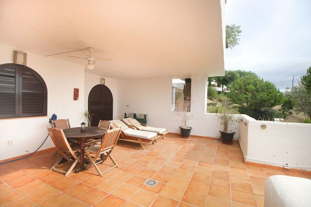 Foto 1 de Venta de piso en calle Doña Julia Casares de 2 habitaciones con terraza y piscina