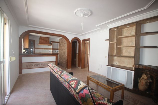Foto 2 de Casa adossada en venda a Manilva de 4 habitacions amb terrassa i calefacció