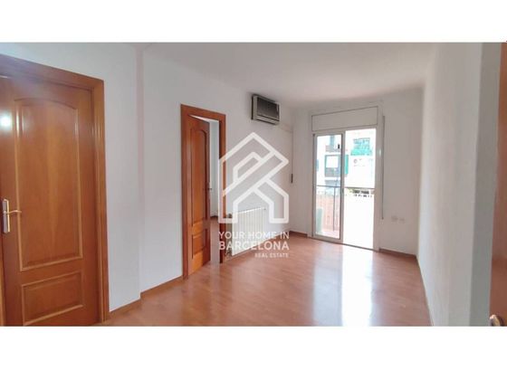 Foto 1 de Pis en venda a Riera Alta - Llatí de 3 habitacions amb balcó i calefacció