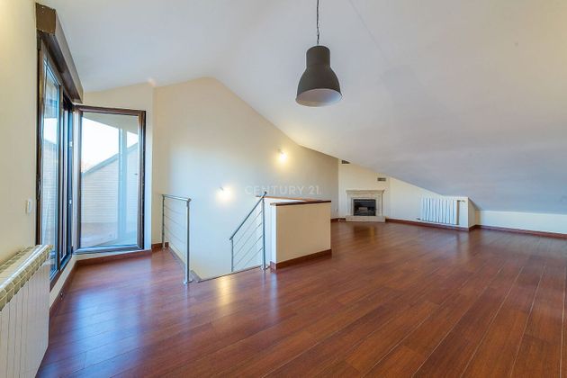 Foto 1 de Casa en venda a paseo De la Convivencia de 4 habitacions amb terrassa i aire acondicionat