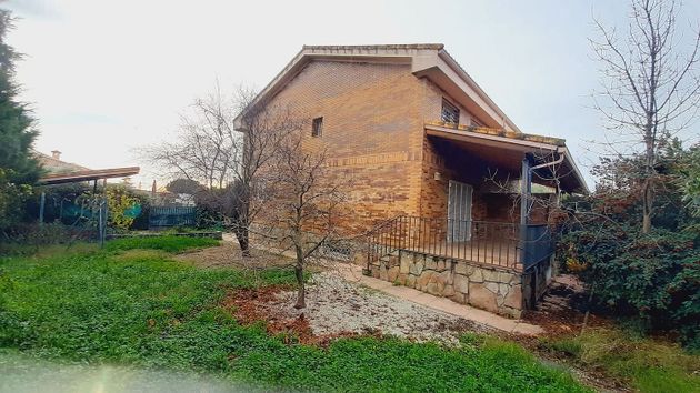 Foto 2 de Casa en venda a calle Calderón de la Barca de 3 habitacions amb terrassa i piscina