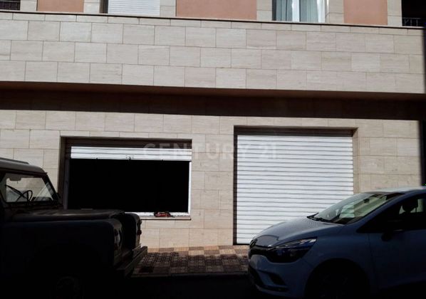 Foto 2 de Local en venda a calle Real Arriba amb garatge i ascensor