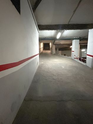 Foto 1 de Garatge en venda a El Camp de l'Arpa del Clot de 120 m²