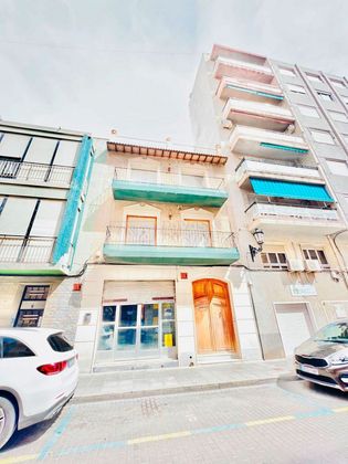 Foto 2 de Venta de edificio en calle Ruiz Capdepón de 675 m²