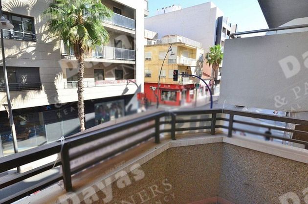 Foto 1 de Venta de oficina en Centro - Torrevieja con terraza