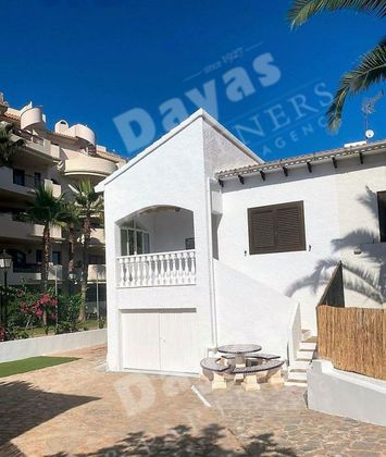 Foto 1 de Xalet en venda a Altos - La Florida de 2 habitacions amb terrassa i jardí