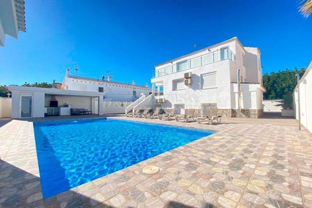 Foto 2 de Xalet en venda a Playa de los Locos de 6 habitacions amb terrassa i piscina