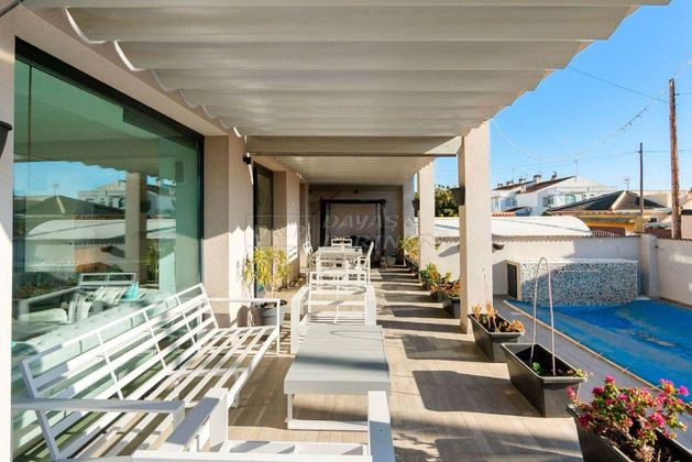 Foto 2 de Casa en venda a Los Narejos de 5 habitacions amb terrassa i piscina