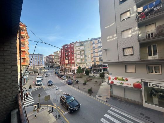 Foto 1 de Pis en venda a calle José María Pereda de 4 habitacions amb terrassa i calefacció