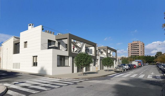 Foto 1 de Chalet en venta en calle Doctor Juan López Sánchez de 4 habitaciones con terraza y piscina