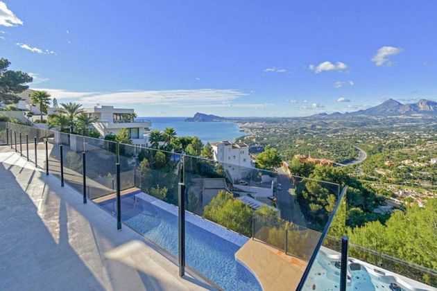 Foto 1 de Venta de casa en Altea Hills de 4 habitaciones con terraza y piscina