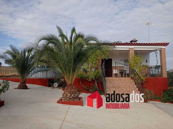 Foto 2 de Chalet en venta en calle El Guijo de 4 habitaciones con terraza y jardín