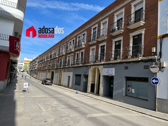Foto 1 de Pis en venda a calle Hilario Angel Calero de 4 habitacions amb terrassa i garatge