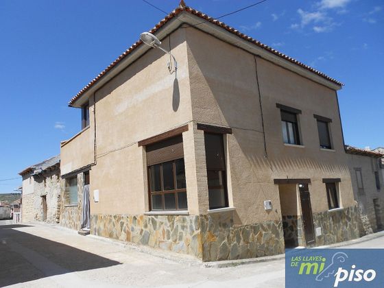 Foto 1 de Casa en venda a calle De Los Crespos de 7 habitacions amb terrassa i balcó