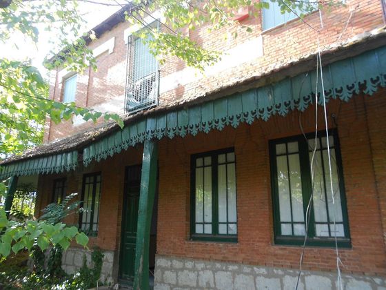 Foto 2 de Venta de chalet en paseo Zorrilla de 5 habitaciones con terraza y jardín