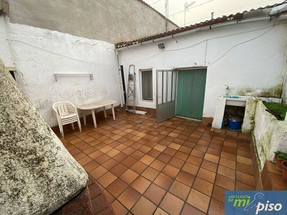 Foto 1 de Venta de casa adosada en calle Tiruelo de 4 habitaciones con terraza y jardín
