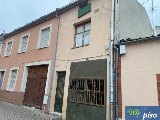 Foto 1 de Casa adosada en venta en travesía Rosario de 3 habitaciones con jardín y balcón