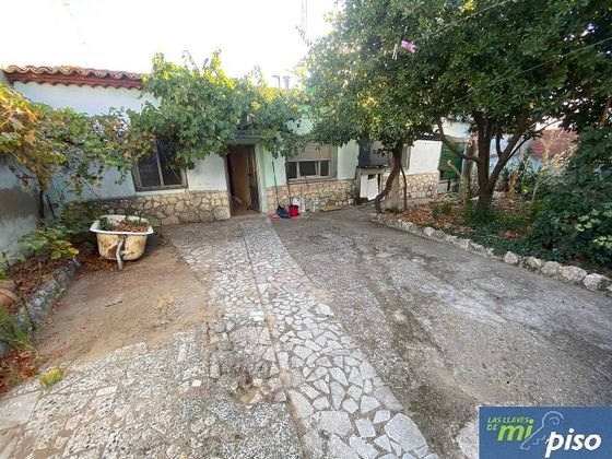 Foto 1 de Casa adossada en venda a Tordesillas de 3 habitacions amb terrassa i jardí