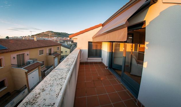 Foto 1 de Àtic en venda a calle Miguel de Cervantes de 2 habitacions amb terrassa i garatge