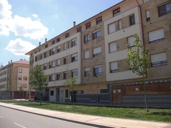 Foto 1 de Venta de dúplex en calle Alonso de Ojeda de 4 habitaciones con garaje y balcón
