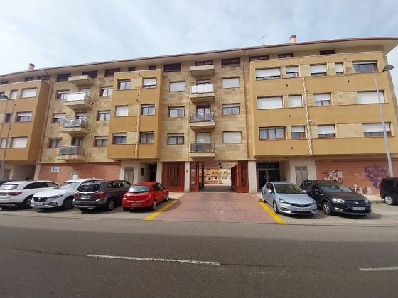 Foto 2 de Venta de dúplex en calle Alonso de Ojeda de 4 habitaciones con garaje y balcón