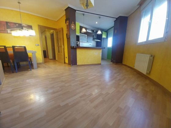 Foto 2 de Pis en venda a calle Renedo de 2 habitacions amb garatge i calefacció