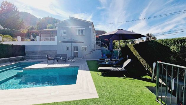 Foto 2 de Chalet en alquiler en Manantiales - Lagar - Cortijo de 3 habitaciones con terraza y piscina