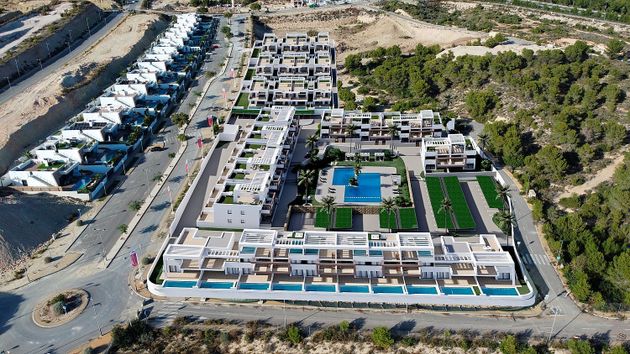 Foto 2 de Pis en venda a urbanización Sierra Cortina de 3 habitacions amb piscina i jardí