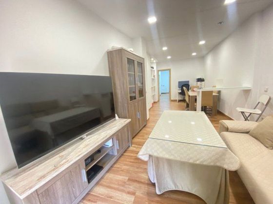Foto 2 de Venta de piso en Carmona de 2 habitaciones con terraza