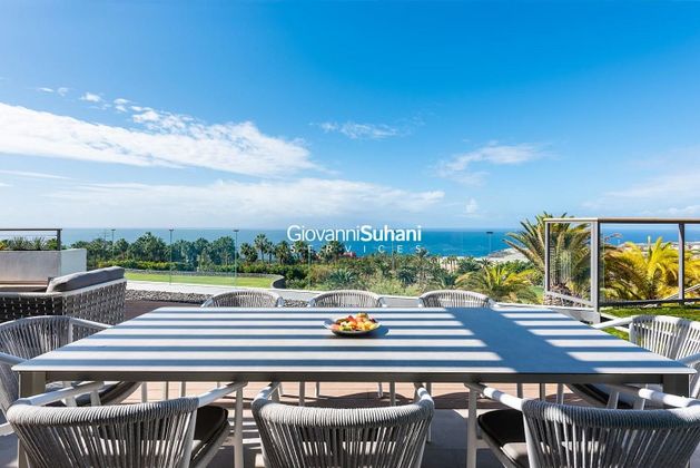 Foto 2 de Dúplex en venta en Playa de San Juan de 3 habitaciones con terraza y piscina