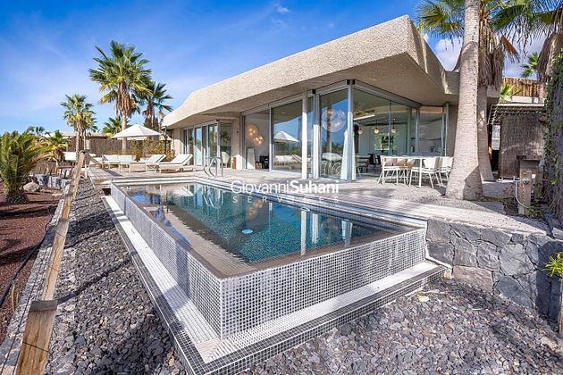 Foto 1 de Casa en lloguer a Playa de San Juan de 3 habitacions amb terrassa i piscina