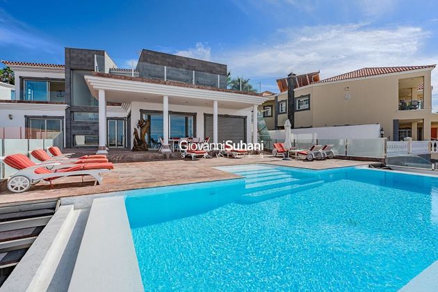 Foto 2 de Casa en venta en calle Vista Bella de 5 habitaciones con terraza y piscina