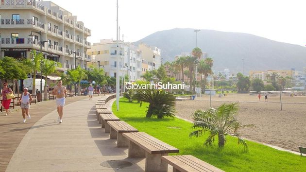 Foto 2 de Venta de terreno en Los Cristianos - Playa de las Américas de 6173 m²
