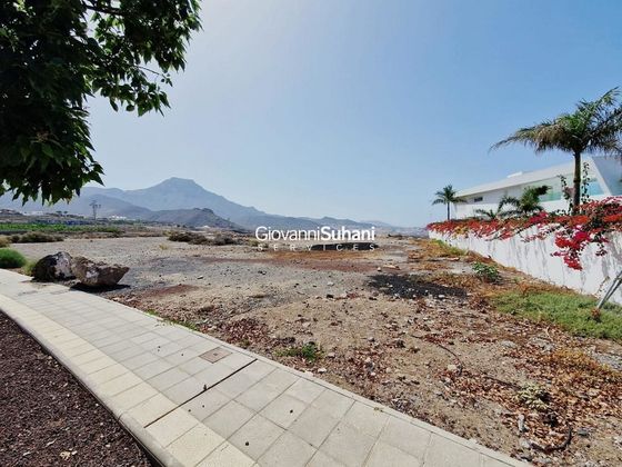 Foto 2 de Venta de terreno en Costa Adeje de 5002 m²
