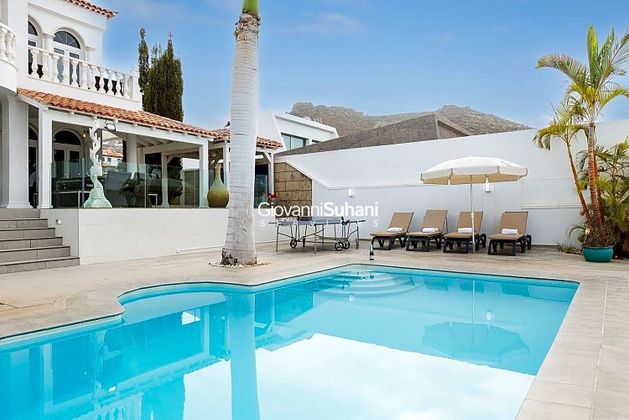 Foto 2 de Casa en venda a calle El Sauce de 4 habitacions amb terrassa i piscina