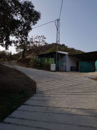 Foto 1 de Casa rural en venda a Riogordo de 2 habitacions amb piscina