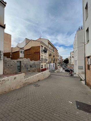 Foto 2 de Terreny en venda a calle De Miguel de Molina de 196 m²