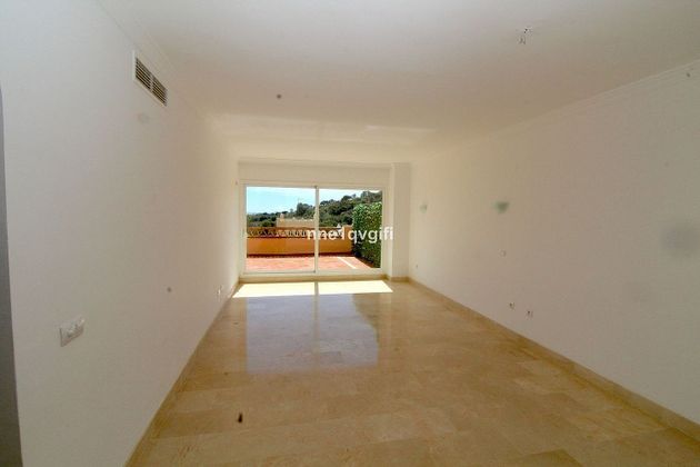 Foto 2 de Àtic en venda a Elviria de 3 habitacions amb terrassa i piscina