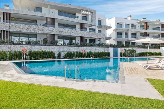 Foto 2 de Venta de ático en Benahavís de 4 habitaciones con terraza y piscina